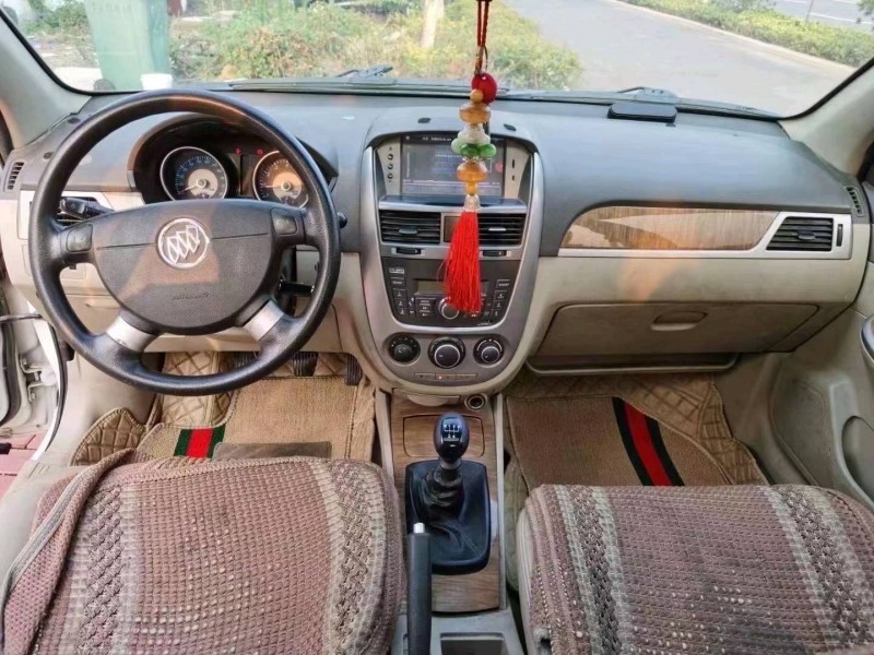 临沂16年别克凯越4