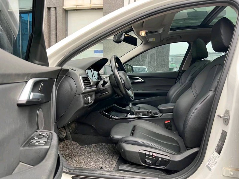 东莞18年宝马1系7