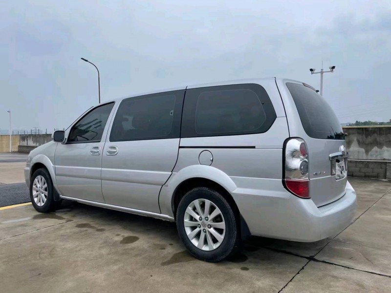 武汉14年别克GL82