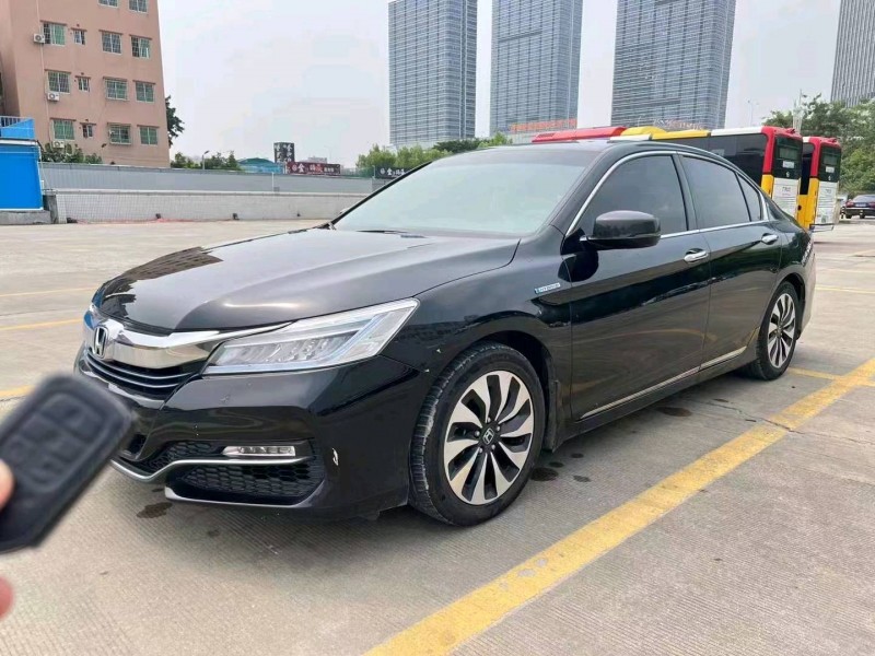 珠海17年本田雅阁8