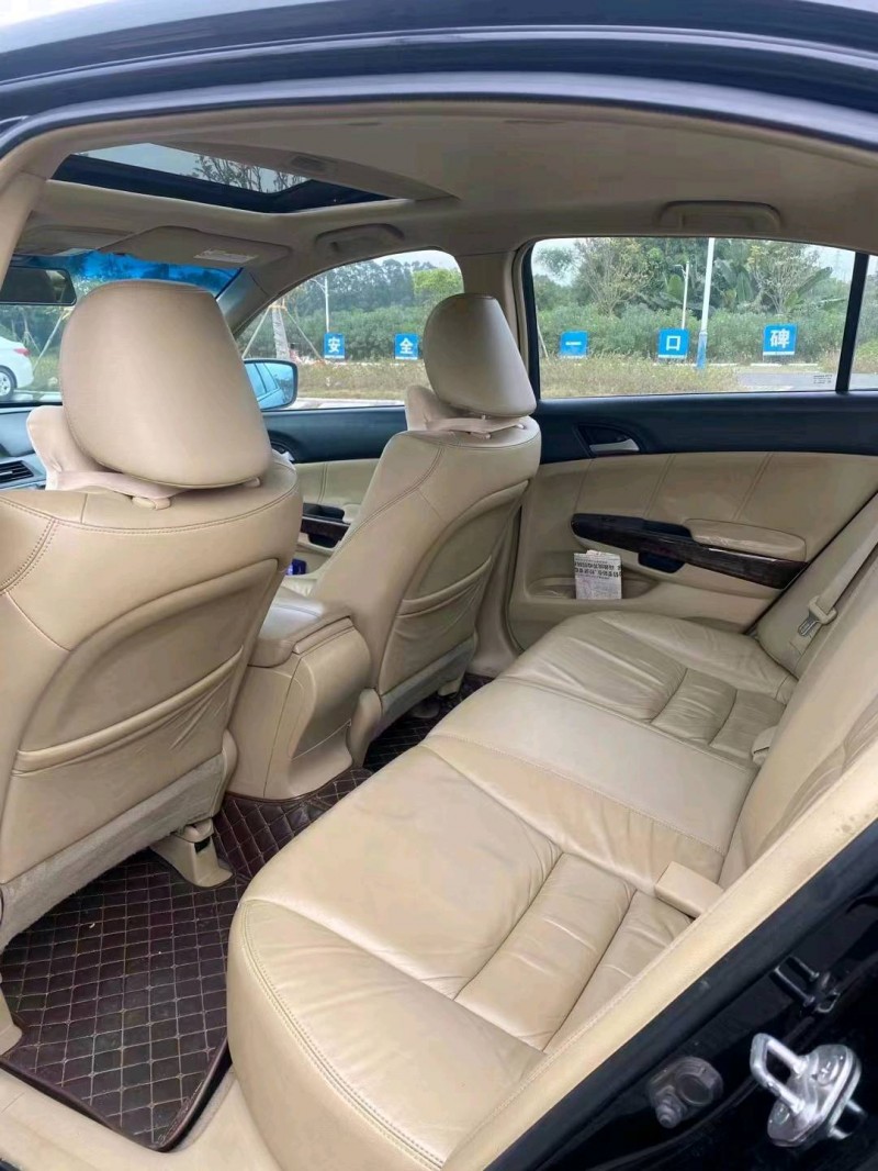 珠海10年本田雅阁5