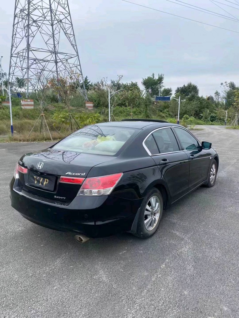 珠海10年本田雅阁7