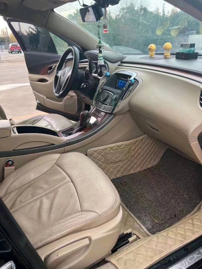 枣庄10年别克君越4