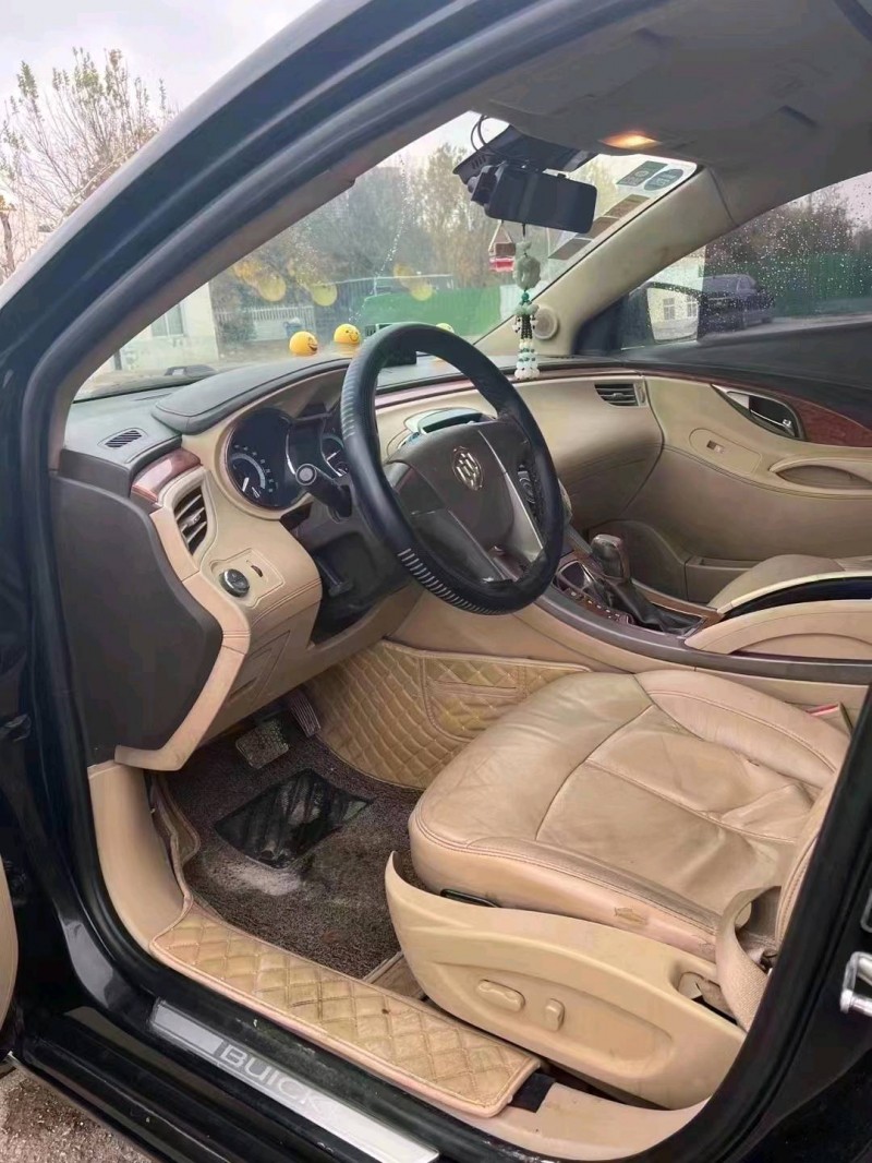 枣庄10年别克君越6