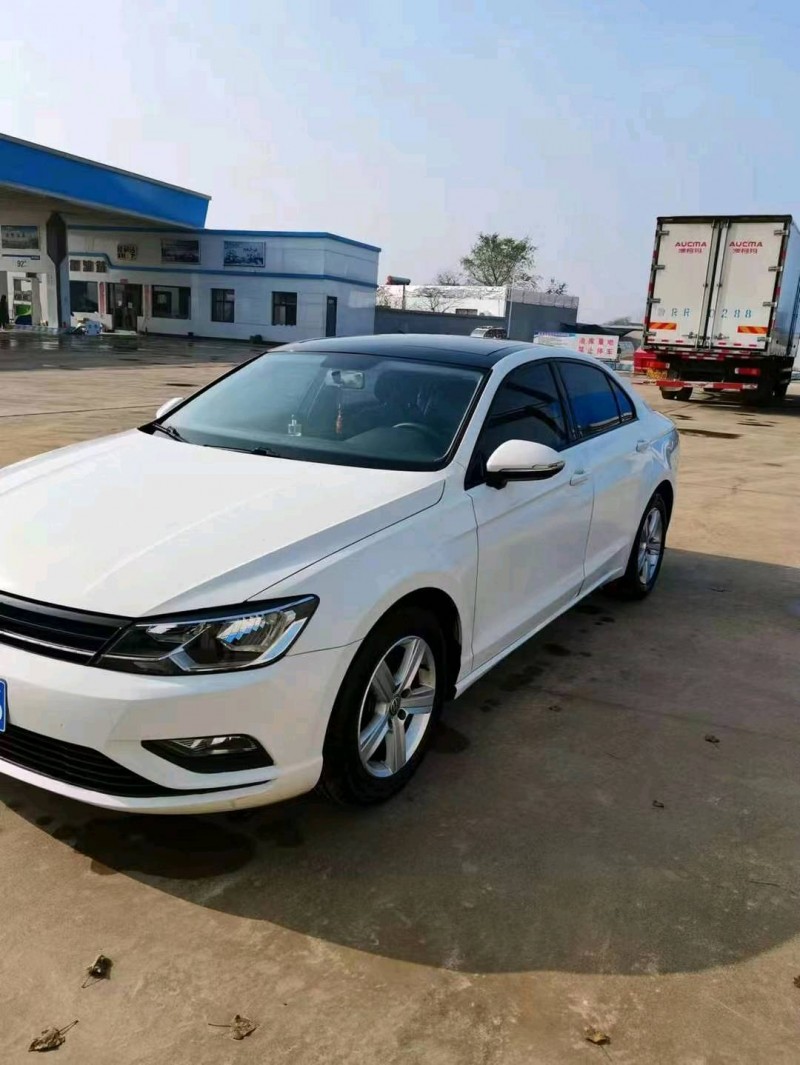 济南16年大众凌渡3