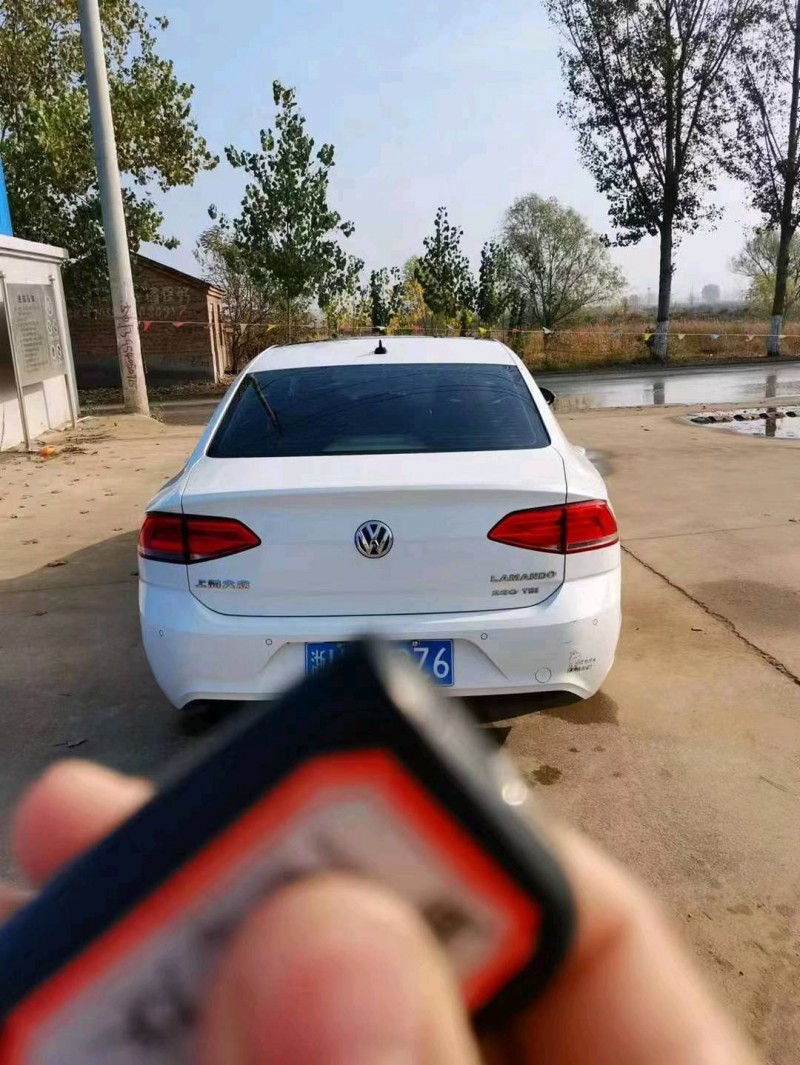 济南16年大众凌渡8