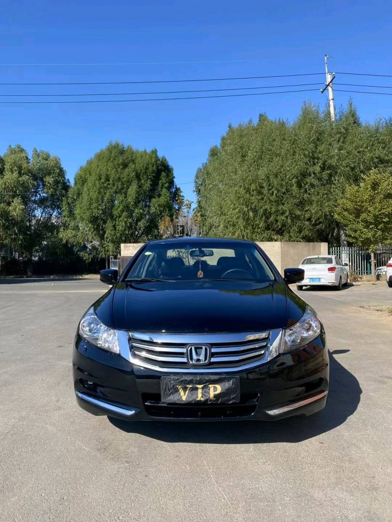 沈阳13年本田雅阁1