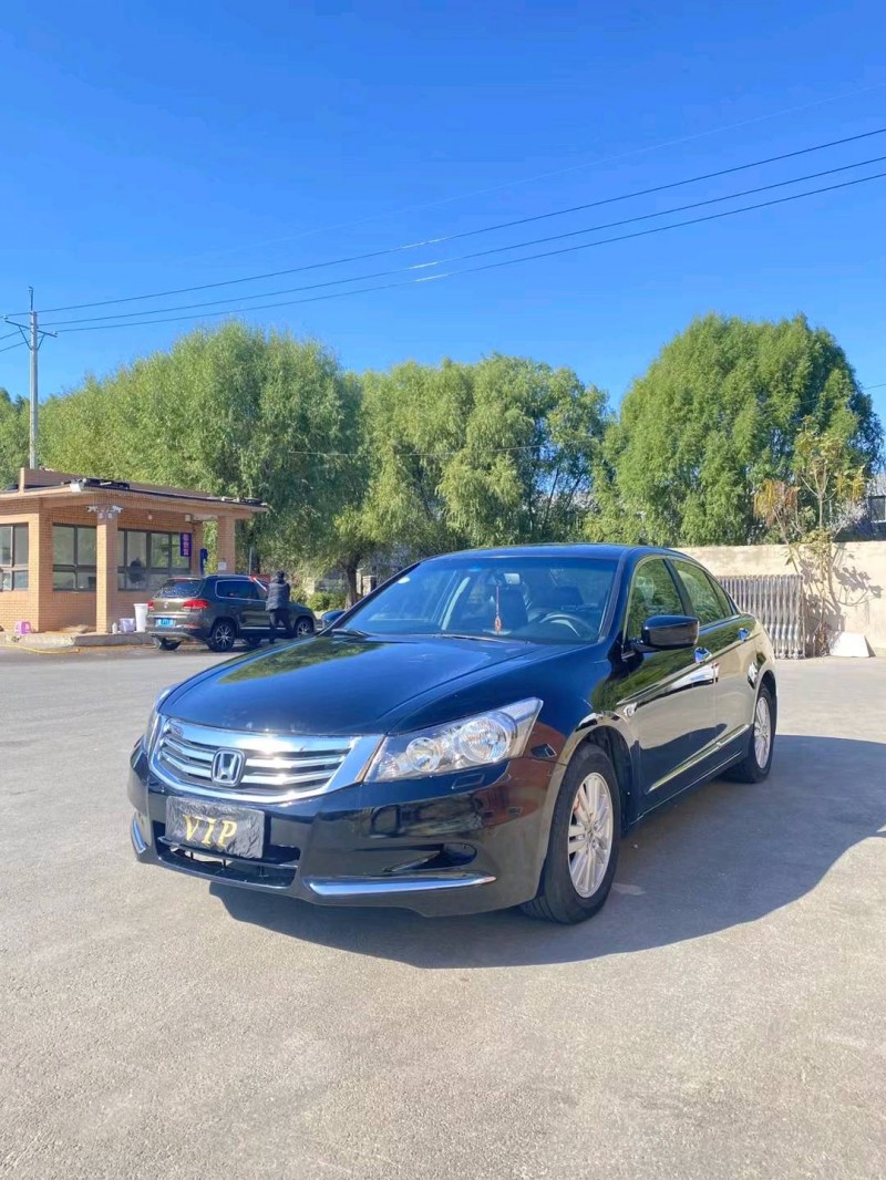 沈阳13年本田雅阁2