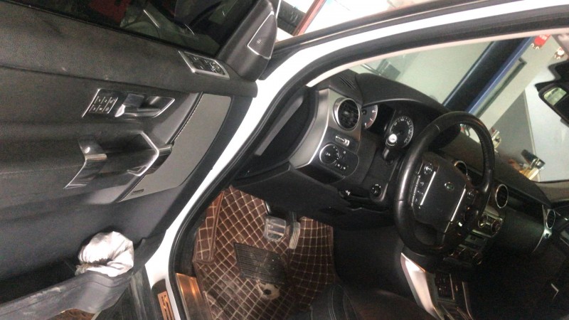 邢台15年路虎发现3