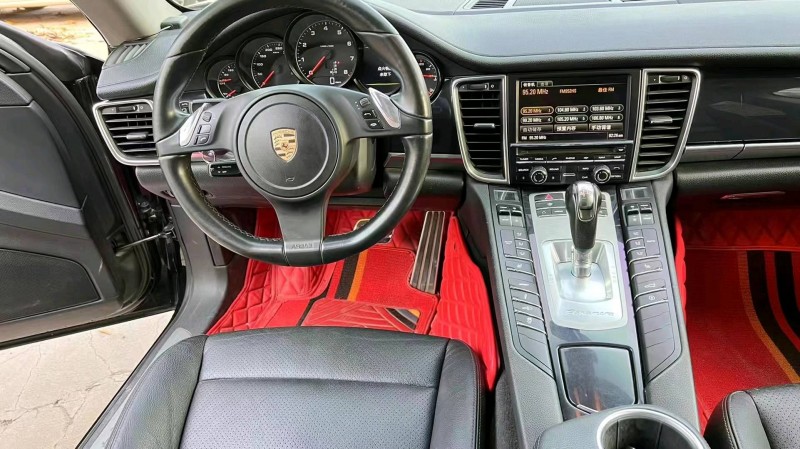 邯郸12年保时捷帕拉梅拉5