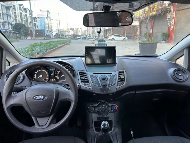 珠海15年福特嘉年华8