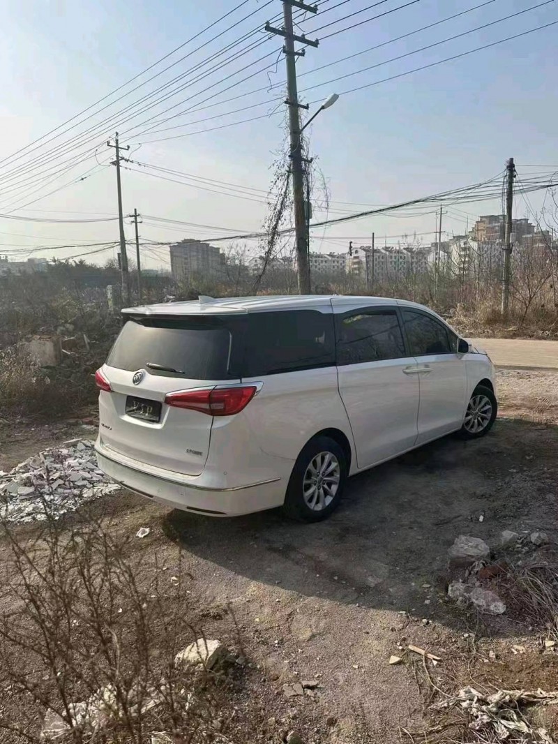 枣庄17年别克GL86