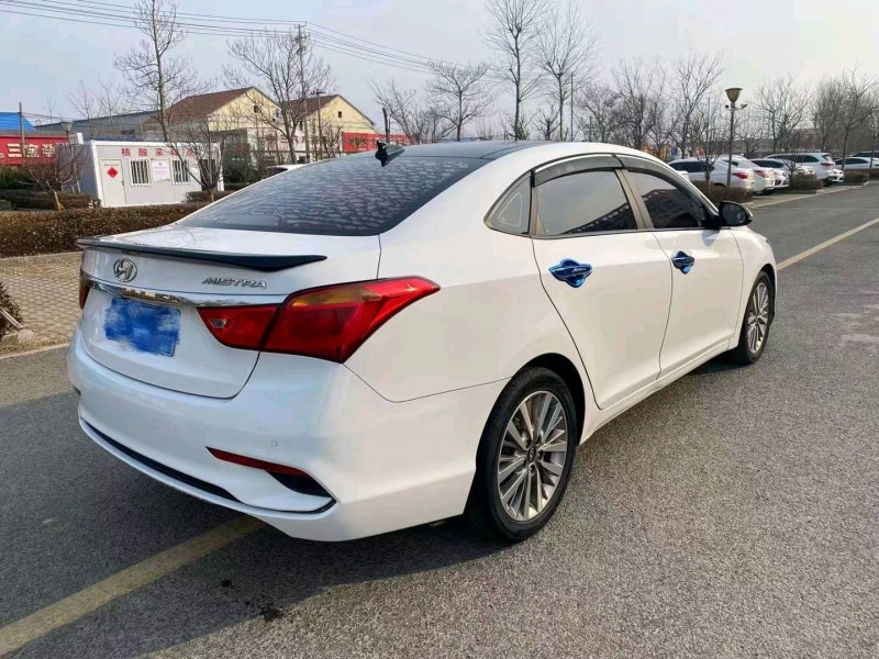 潍坊17年现代名图7