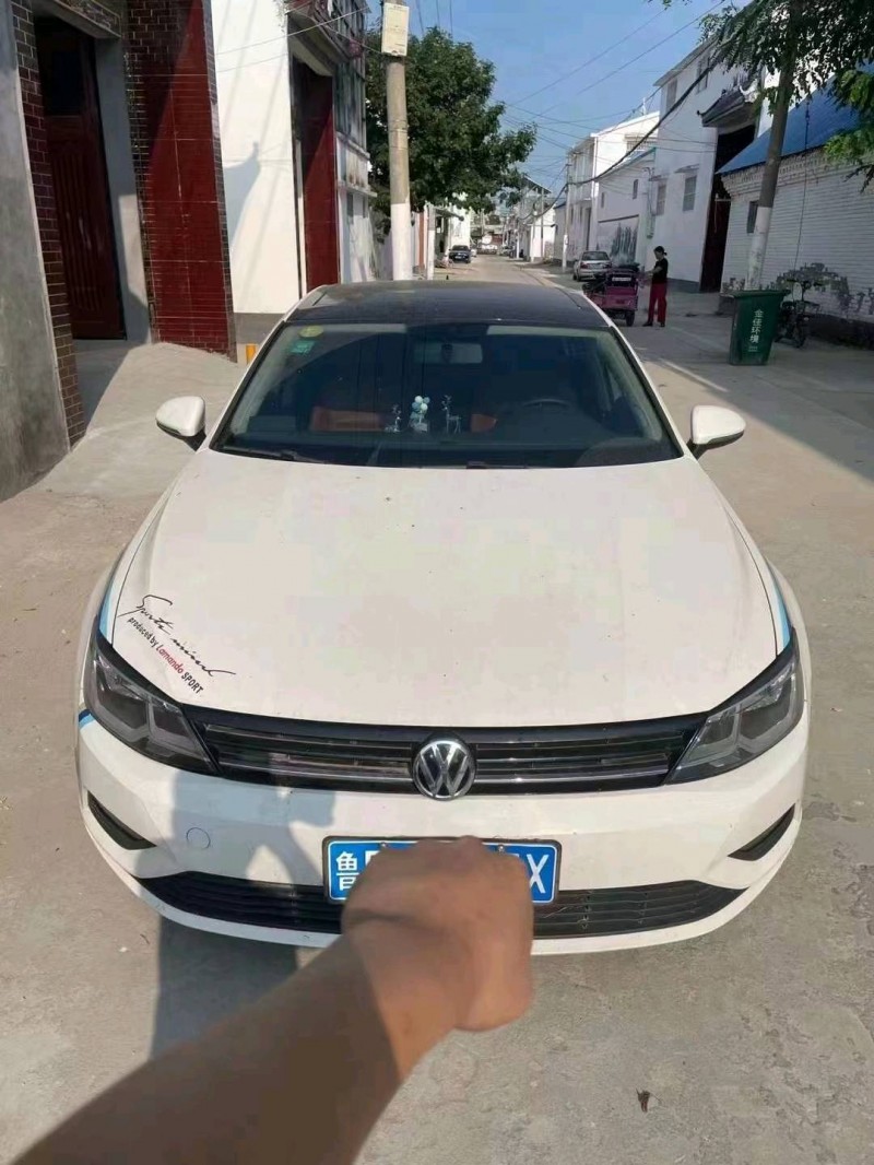 济南17年大众凌渡1