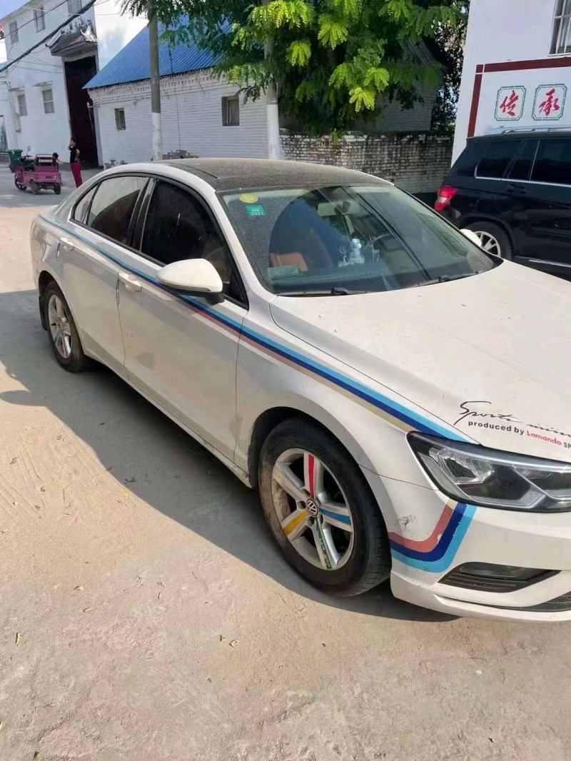 济南17年大众凌渡3