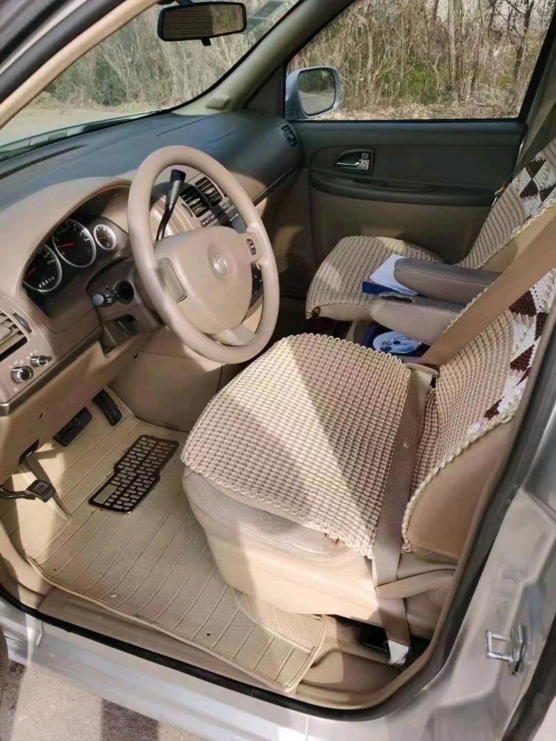 临沂12年别克GL86