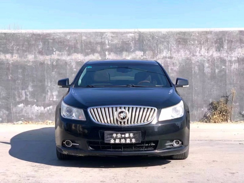 枣庄10年别克君越1