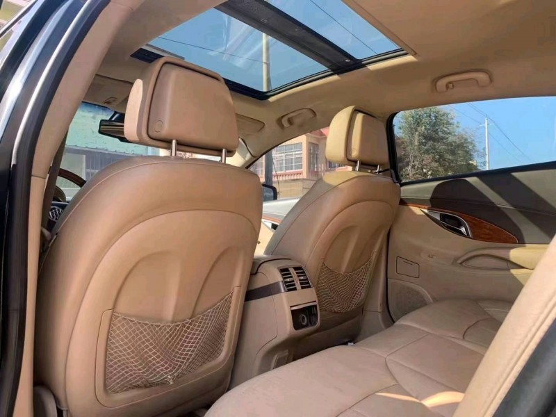 枣庄10年别克君越8