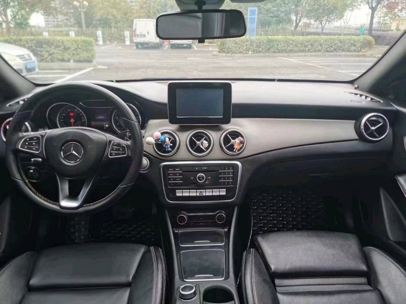 徐州16年奔驰CLA8