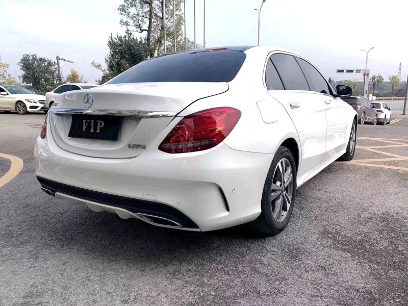 青岛17年奔驰C7