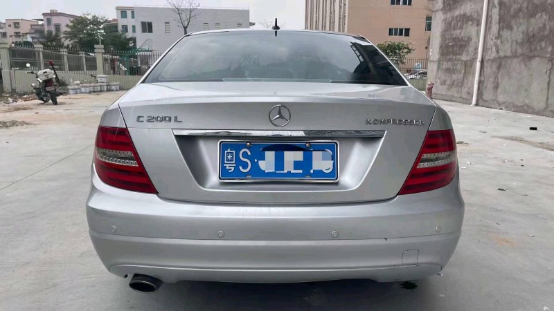 广州12年奔驰C8