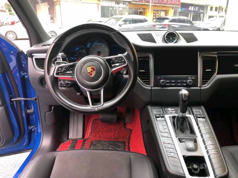 广州18年保时捷Macan4