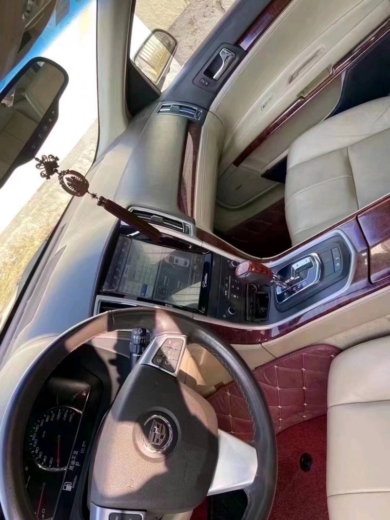 潍坊12年凯迪拉克赛威6