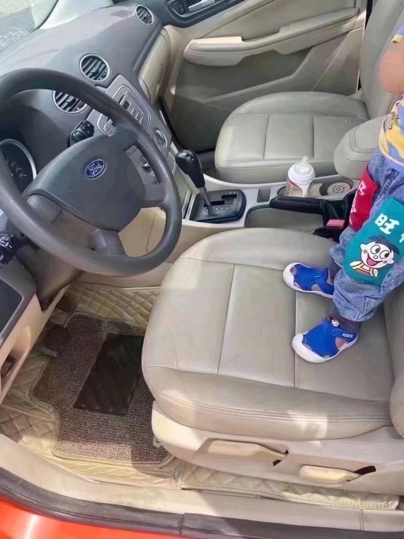 潍坊10年福特福克斯4