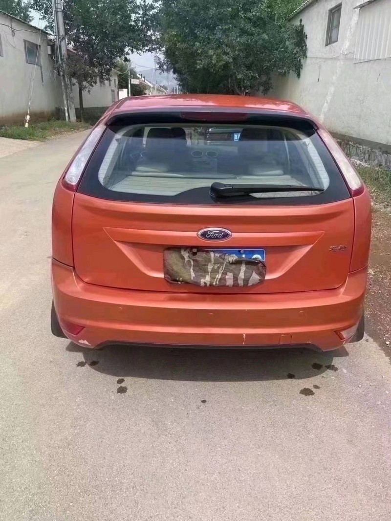 潍坊10年福特福克斯8