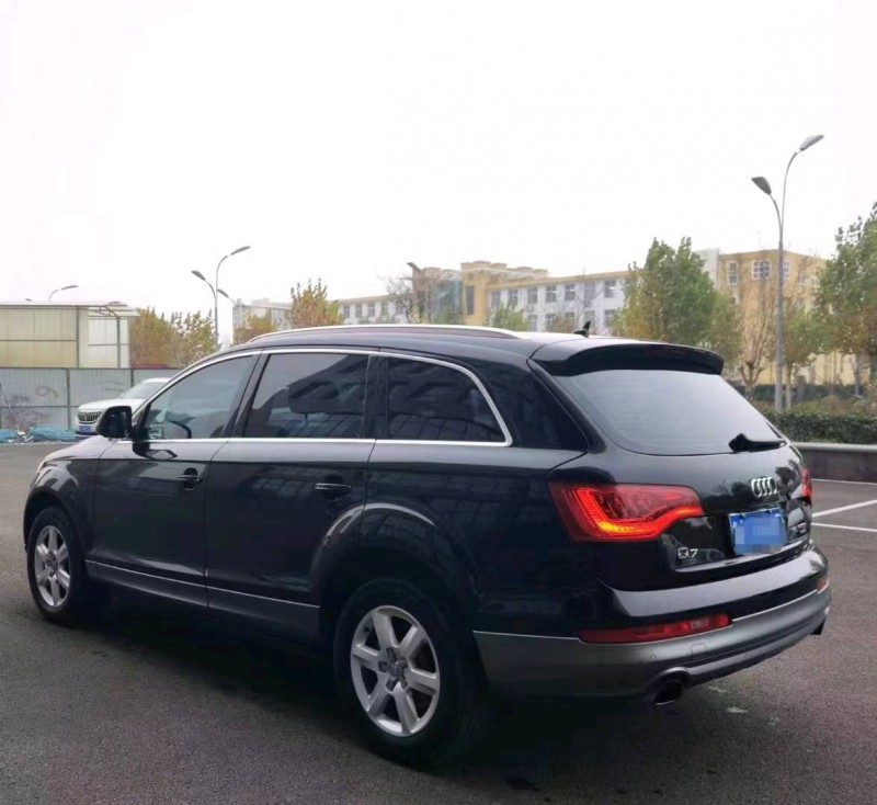 东营15年奥迪Q75