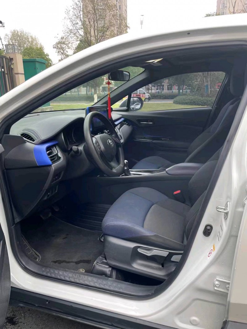 淮南19年丰田CHR8