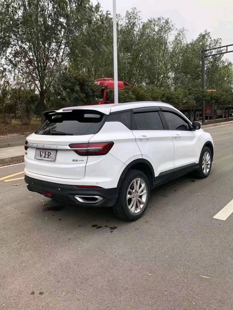东营20年吉利缤越4