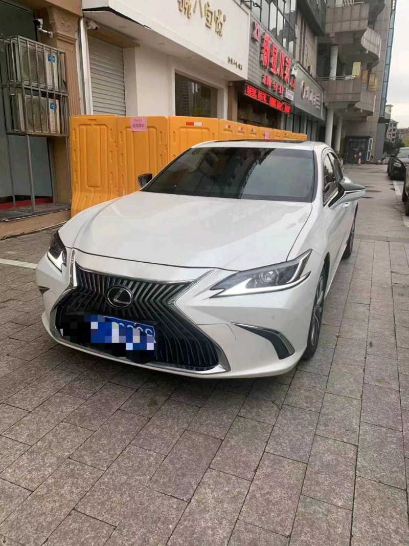 嘉兴21年雷克萨斯ES2