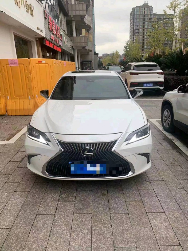 嘉兴21年雷克萨斯ES1