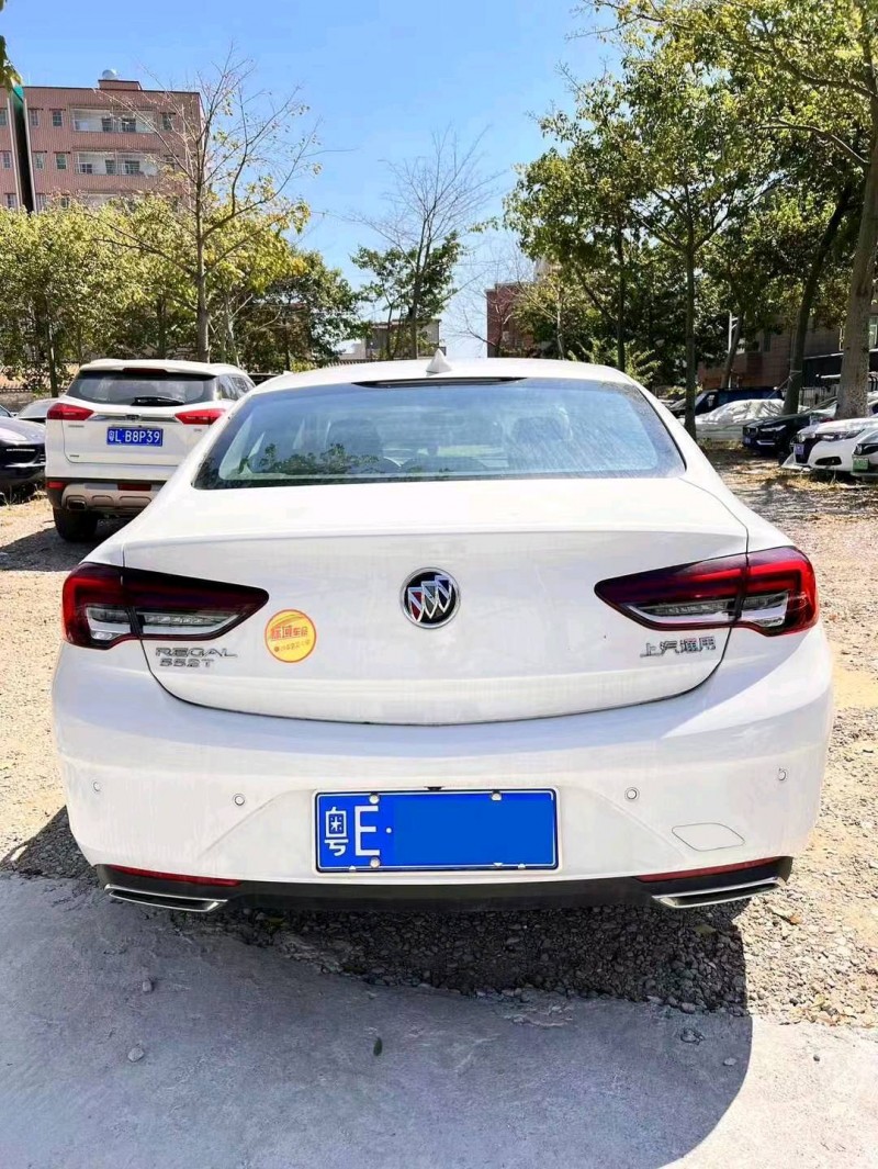 珠海21年别克君威3