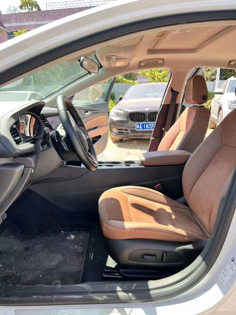 珠海21年别克君威8