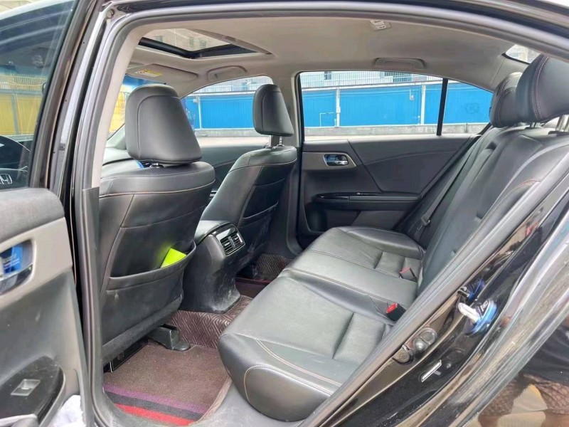 珠海17年本田雅阁5