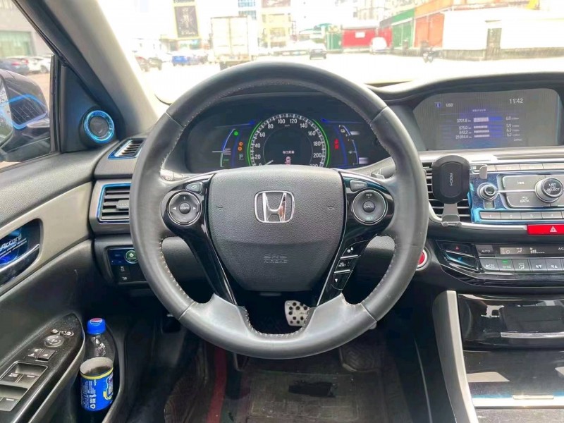 珠海17年本田雅阁6