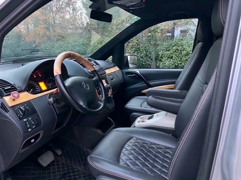 青岛17年奔驰威霆4