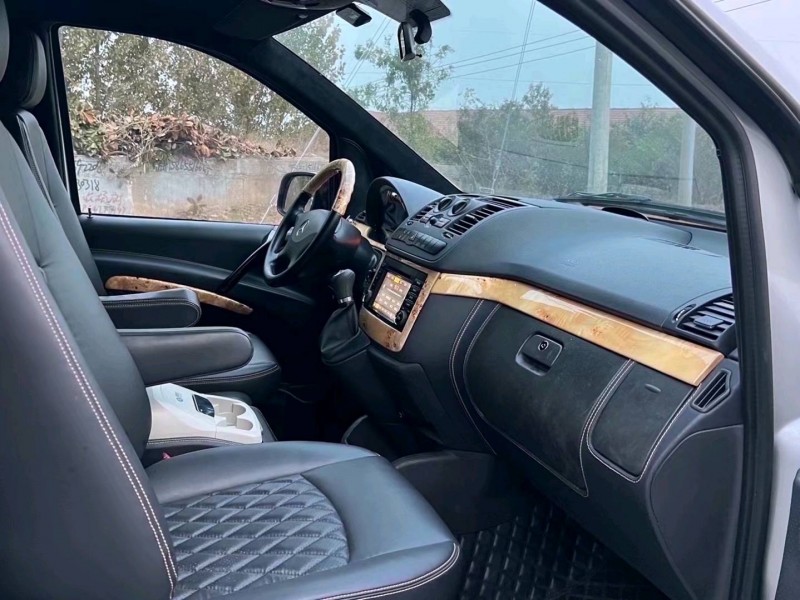 青岛17年奔驰威霆7