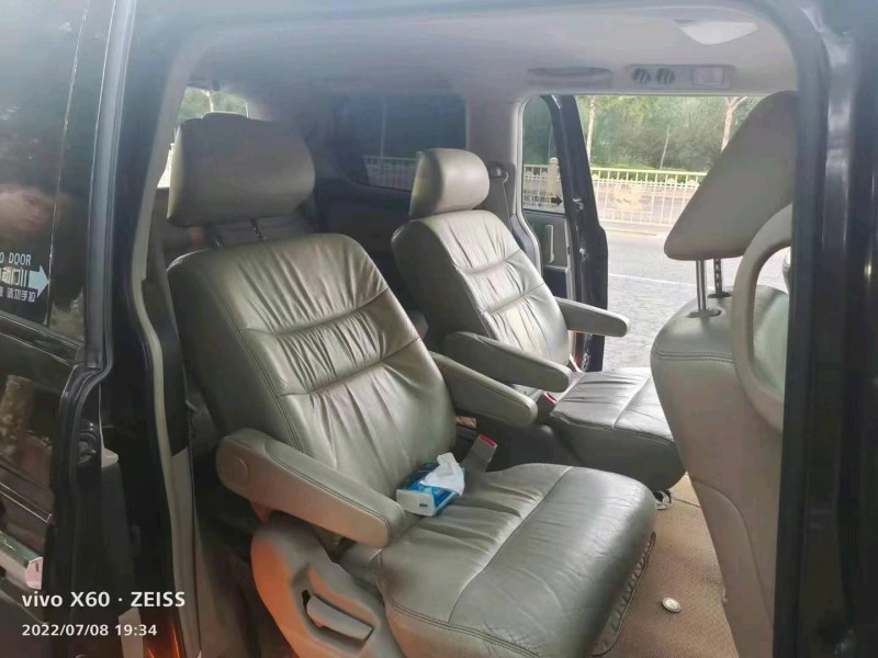 济南15年本田艾力绅4