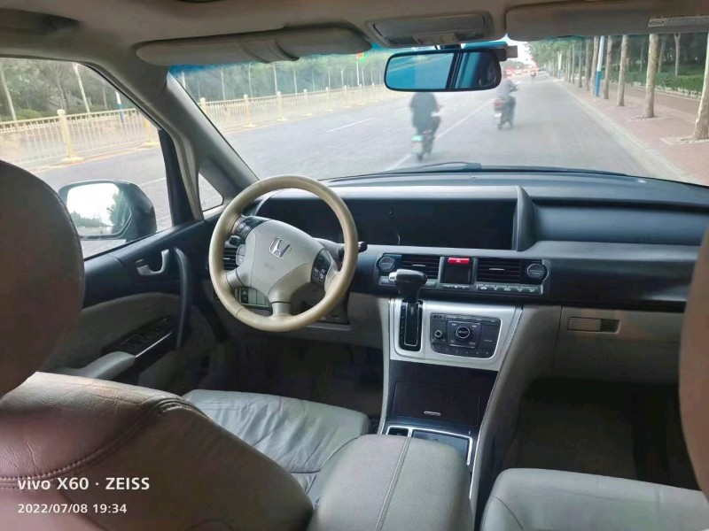 济南15年本田艾力绅5