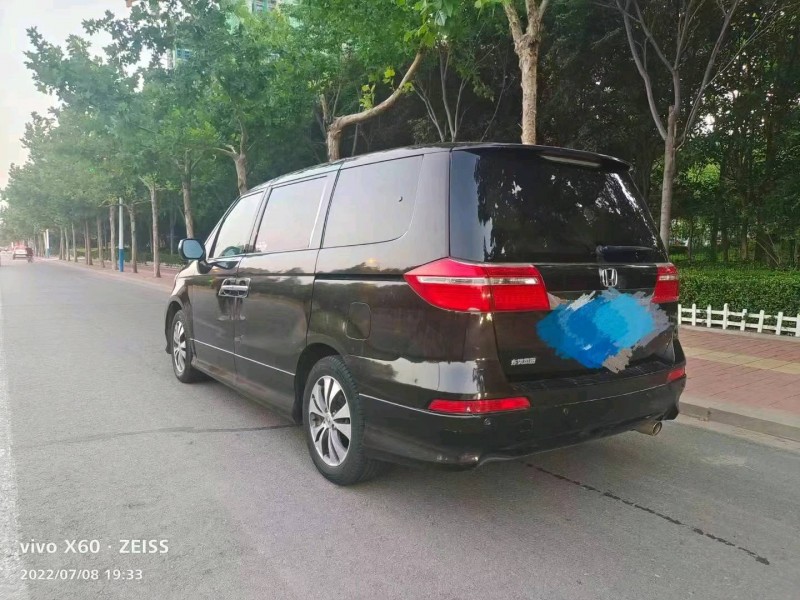 济南15年本田艾力绅8