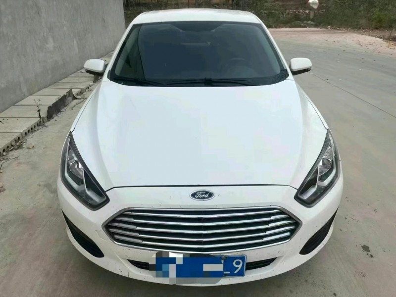 淄博18年福特福睿斯1