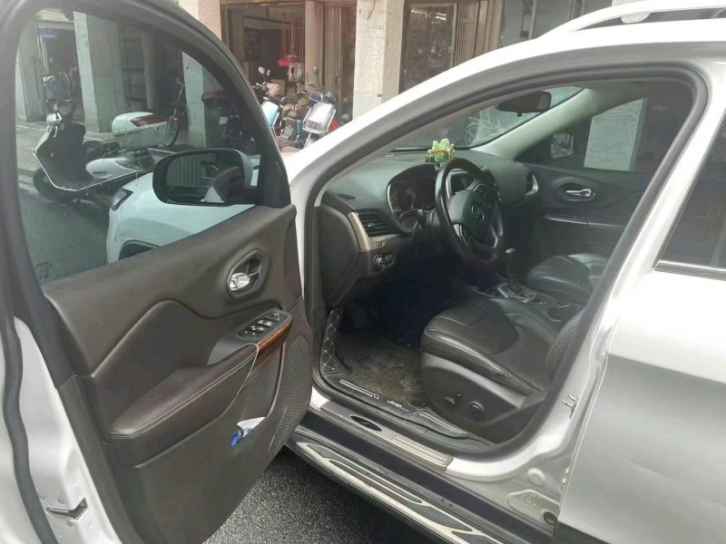 广州18年Jeep自由光5