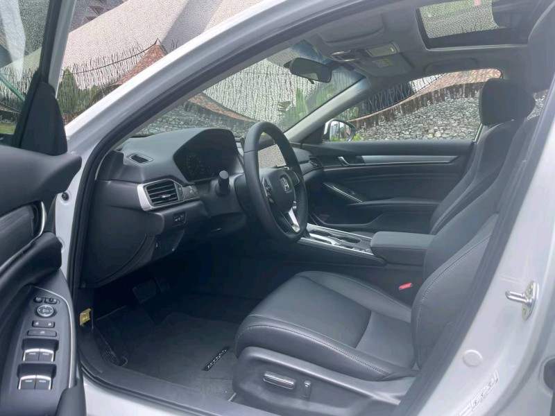 重庆20年本田雅阁6