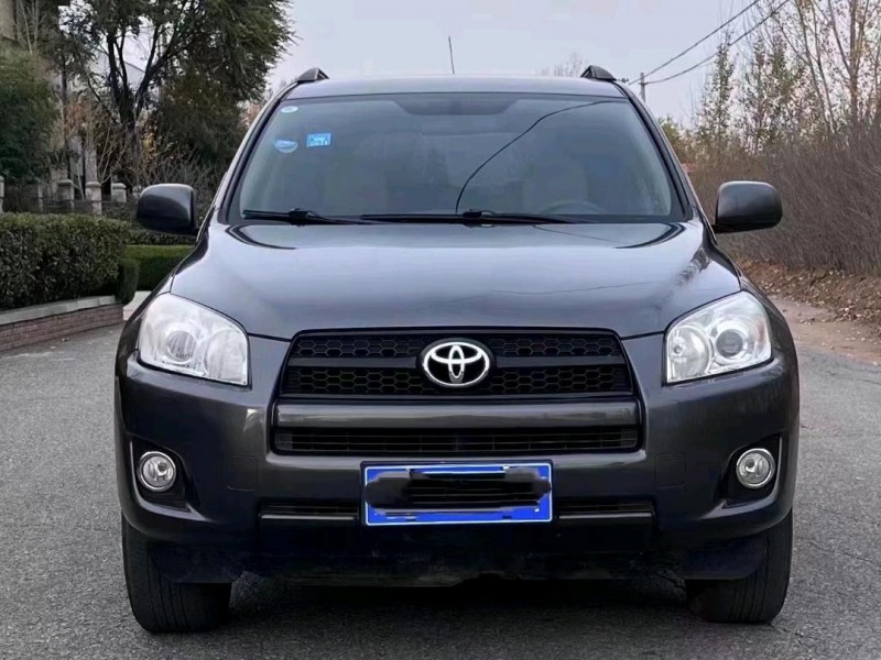 青岛13年丰田RAV4荣放1
