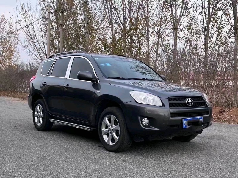 青岛13年丰田RAV4荣放2