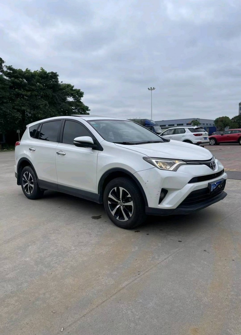 广州18年丰田RAV4荣放2