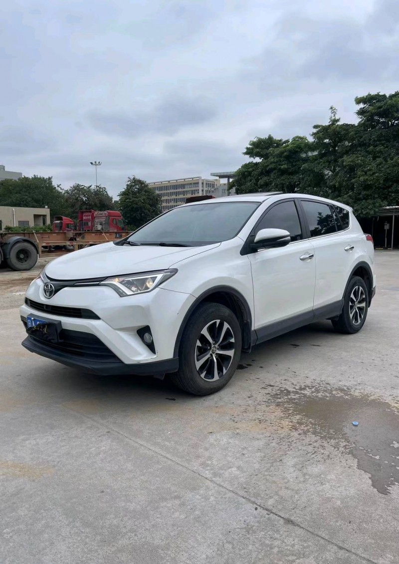 广州18年丰田RAV4荣放3